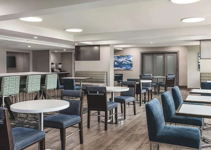 Hampton Chicago-o'hare International Airport 3*