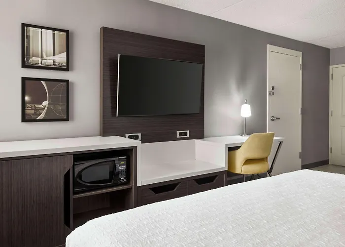 Hampton Chicago-o'hare International Airport Hotel 3*